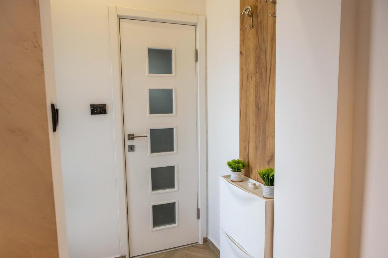 Rubikon Free Parking Apartmani Dusanovac Exteriör bild