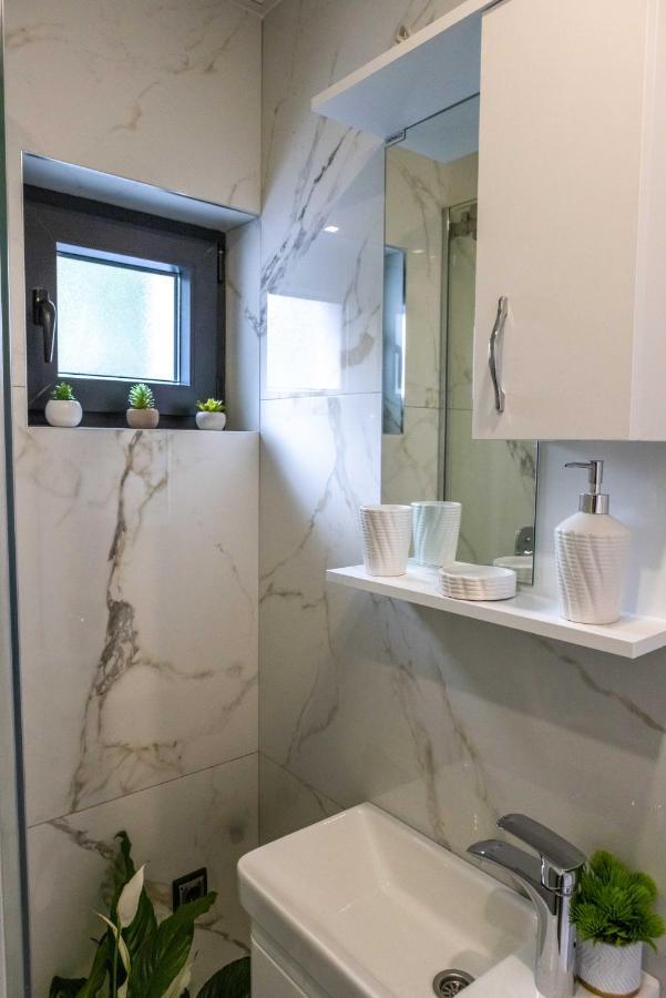 Rubikon Free Parking Apartmani Dusanovac Exteriör bild